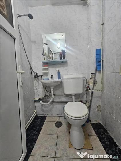 Garsonieră decomandată în Central