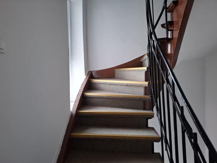 URGENT!, libera, pretabila rezidential/birou/comercial, 2 intrari, NEGOCIABIL - 15