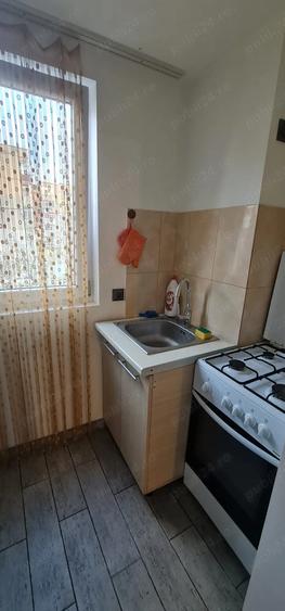 Inchiriez apartament 3 camere - 5