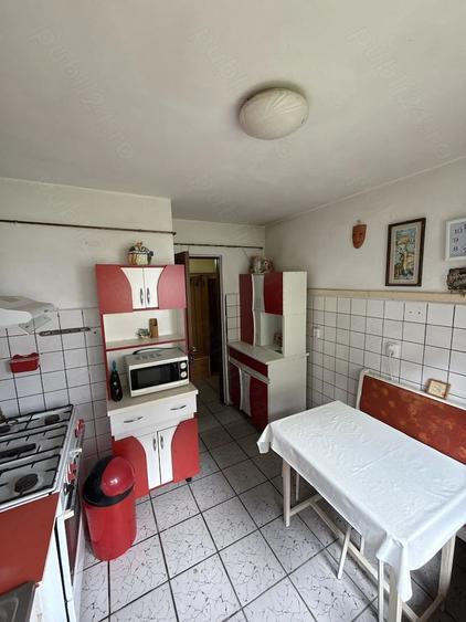 Apartament 2 camere, semidecomandat, Zona Centrala, Pucioasa - 5