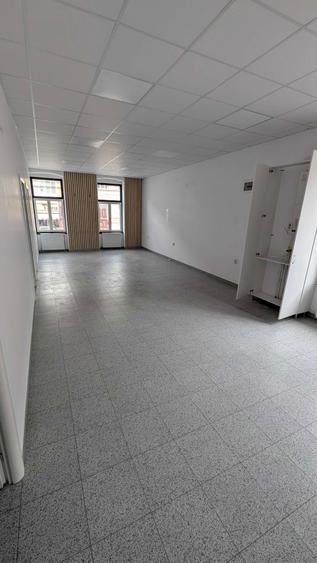 Spatiu de vanzare - 7