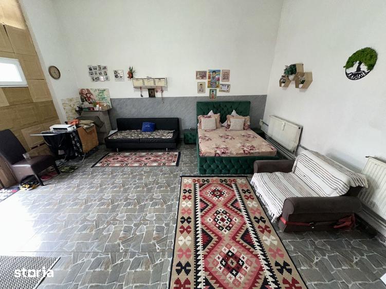 Spatiu comercial si locuin?a DE VANZARE, str. C.F.R - 3