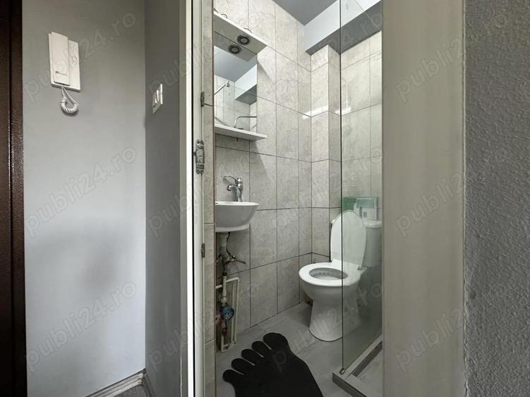 Sunt proprietar si inchiriez o garsoniera in Calea Buziasului, etaj 3. - 1
