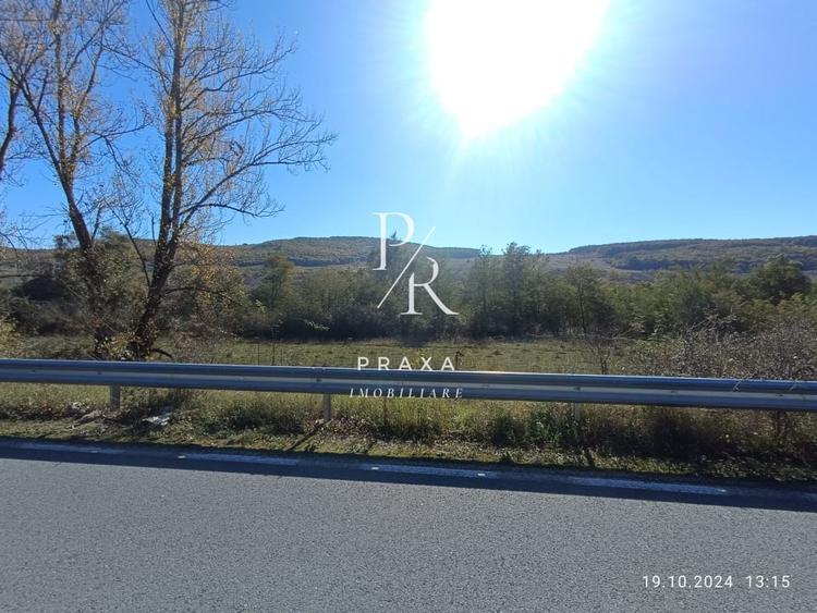 Teren extravilan, 2250 mp, in comuna Vultureni la iesirea spre Borsa! - 5