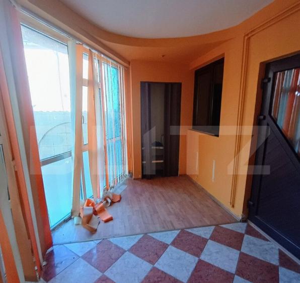 Casa cu 6 camere si garaj pretabil afacere zona Malu Rosu - 8