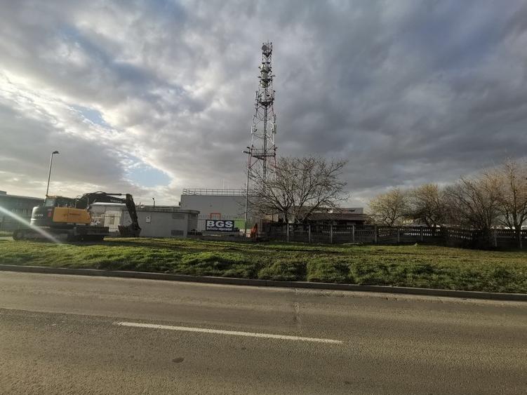 Inchiriez teren zona Mehala 2000 mp - 2