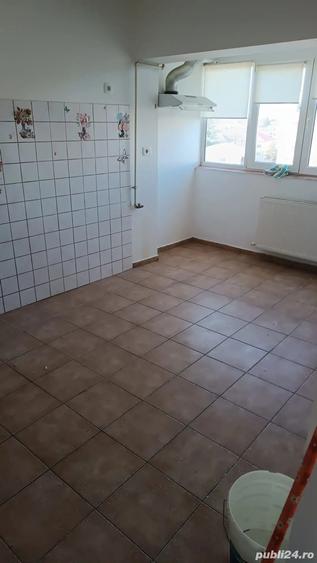 Inchiriez apartament 3 camere - 2