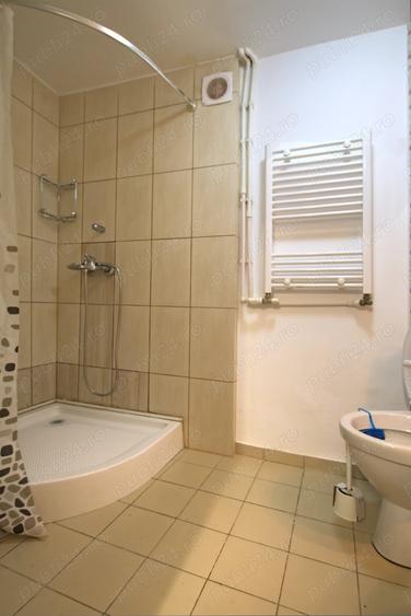 Inchiriez casa la curte sect.5 - 2