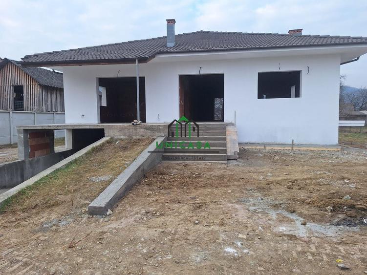 Casă individuală cu 5 camere cu Canalizare în Jiblea Nouă