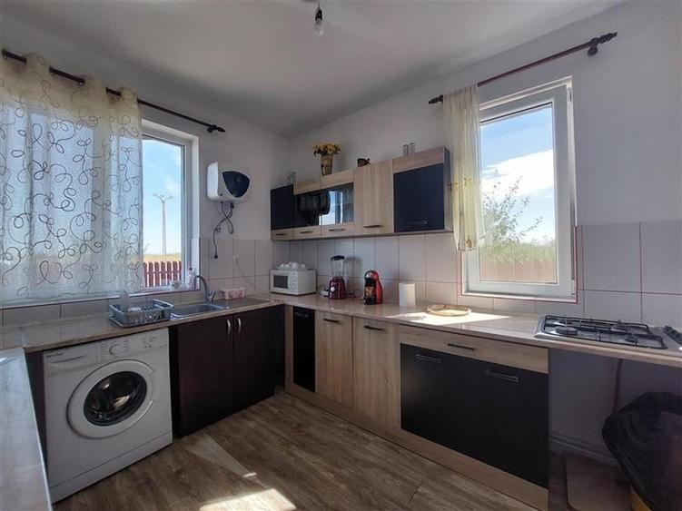 PRET REDUS!!! Casa cu 4 dormitoare in Sofronea - 9