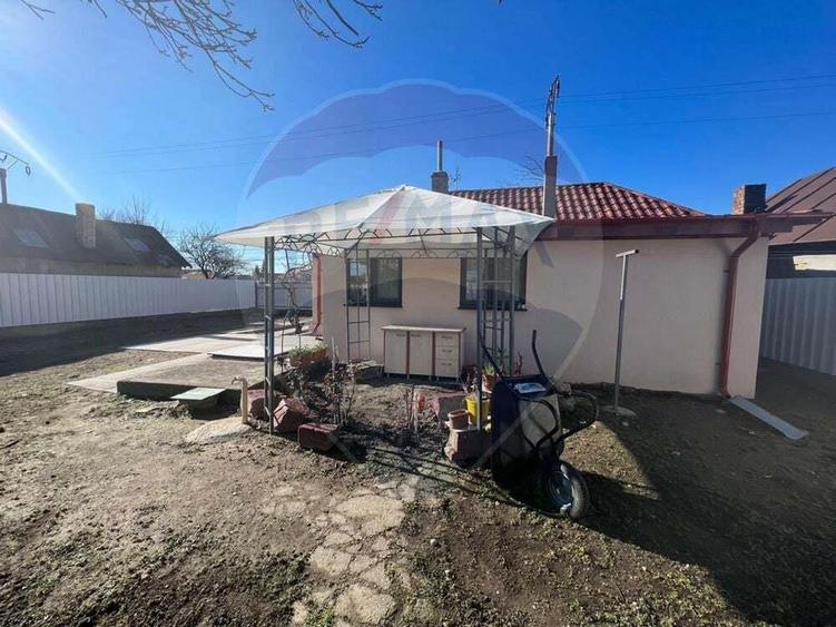 Casa Golesti cu 2 camere- teren 1296mp - 7