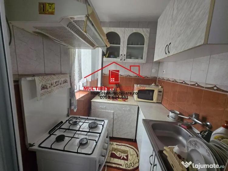 De vanzare Apartament 3 camere, strada Neptun, etaj 2 - 5