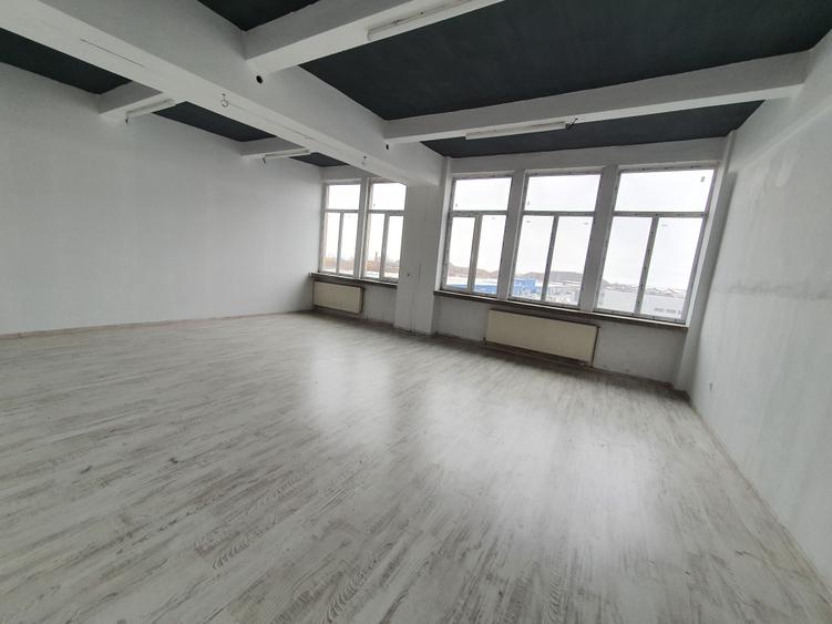 Spatiu 500 mp, 3,50 e/mp - 1