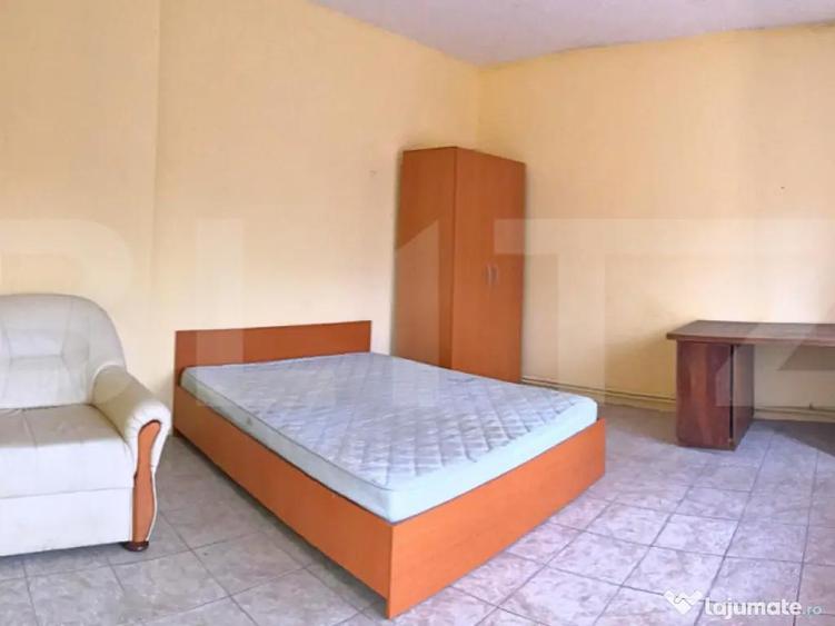 Casa de vanzare, 354 mp, zona Titu - 2