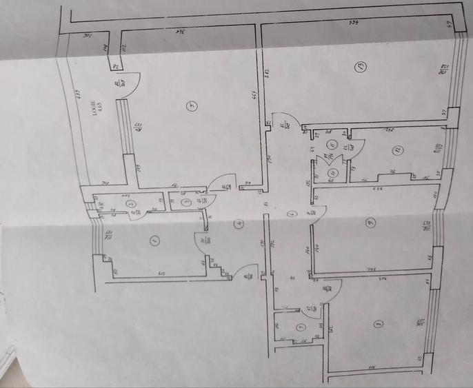 Apartament cu 4 camere decomandat în Valea Rosie