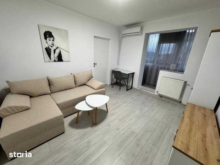 Apartament cu 2 camere semidecomandat în Podu Roș