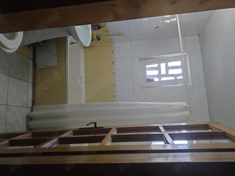 Proprietar, ofer spre inchiriere apart 2 camere semidecomandat, conf 1, et 2, central, 350 euro - 1