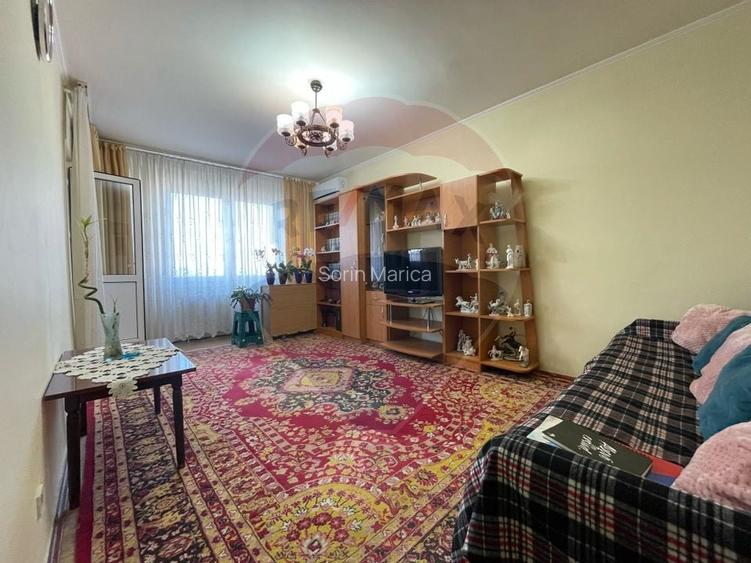 Apartament cu 3 camere decomandat, mobilat în P-ța Gorjului Apartament cu 3 camere decomandat, mobilat în P-ța Gorjului