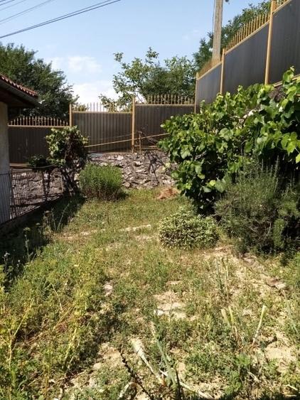 Locuință cu priveliște: Casă bifamilială într-o locație liniștită. - 7