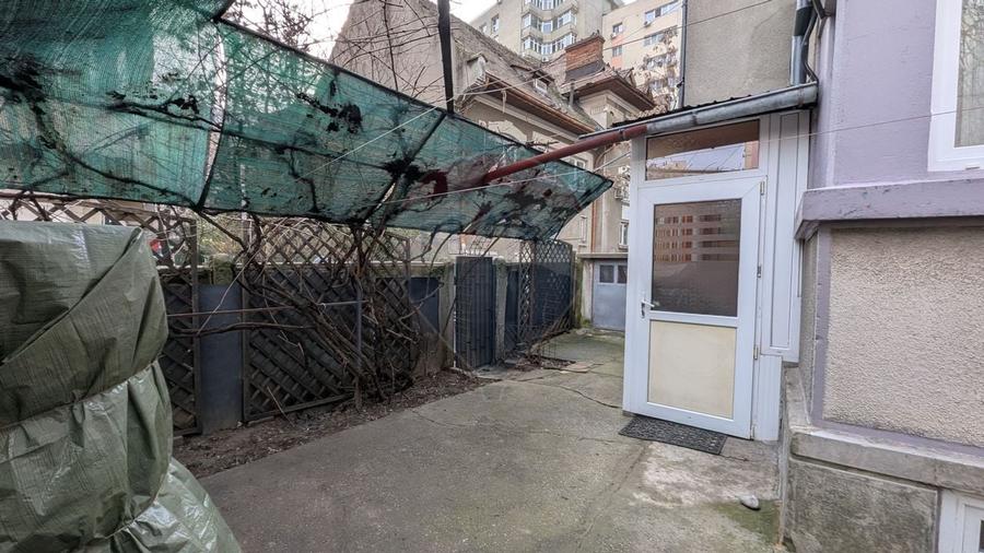 Vânzare Casă / Vilă cu 11 camere  în zona Iancului - 47