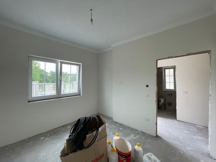 Duplex desparțit - 5 camere și 3 băi- Moșnița Nouă - 7