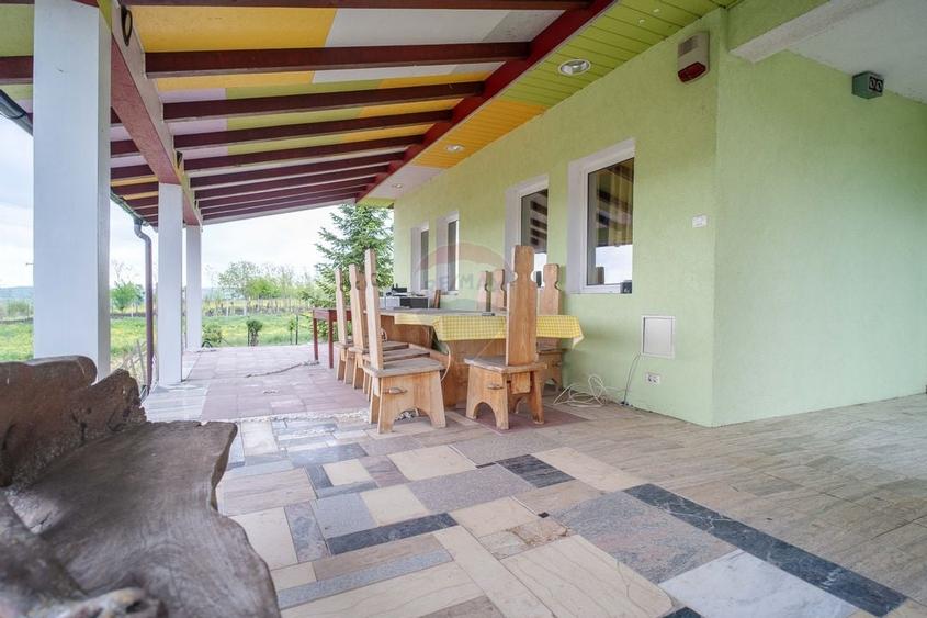 Casă / Vilă cu 10 camere, de vânzare. Todireni, Botoșani. - 13