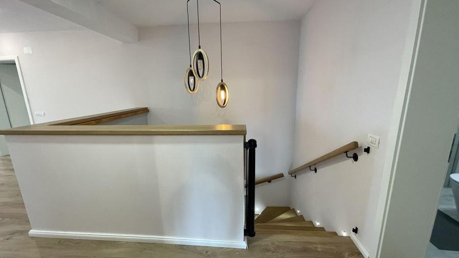 Casa spatioasa,amenajata in zona Lipovei - 13