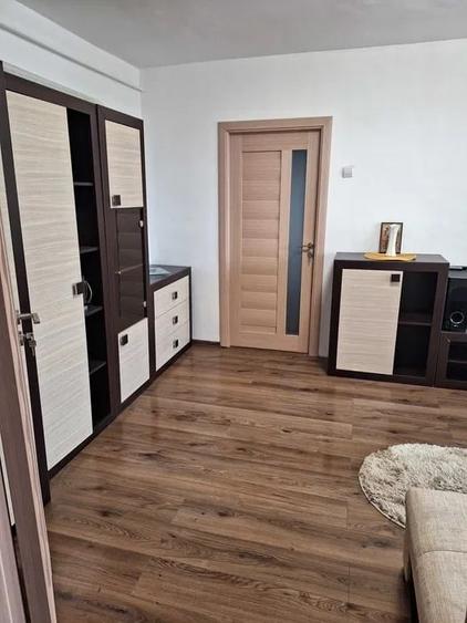 Apartament cu 2 camere, zona Podu Ros - 3