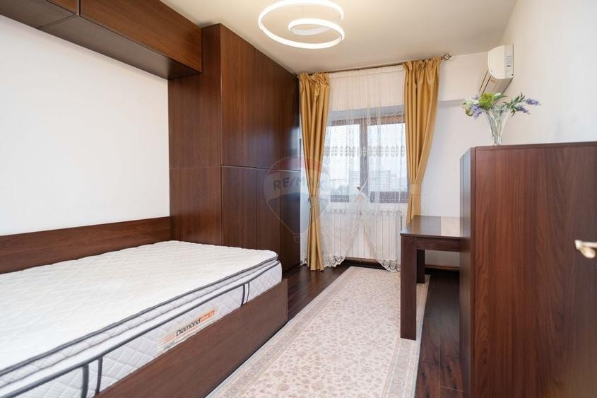 Apartament cu 3 camere de închiriat - 4