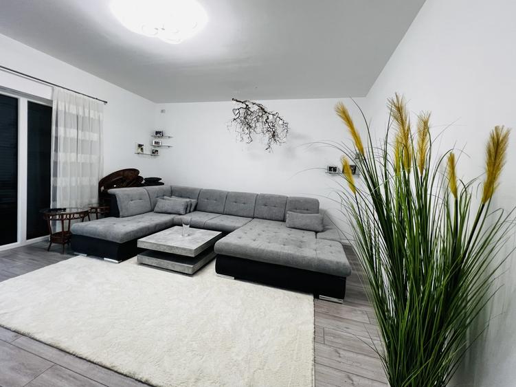 Apartament cu 2 camere decomandat, mobilat în Dumbrăvița