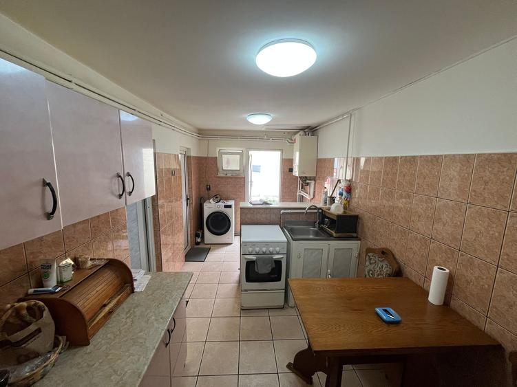 Biserica Ctin si Elena casa din caramida - 7