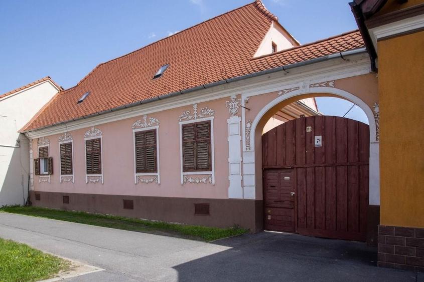 Casă Săsească Autentică cu Șură Impresionantă în Cristian – Teren 2729mp - 5