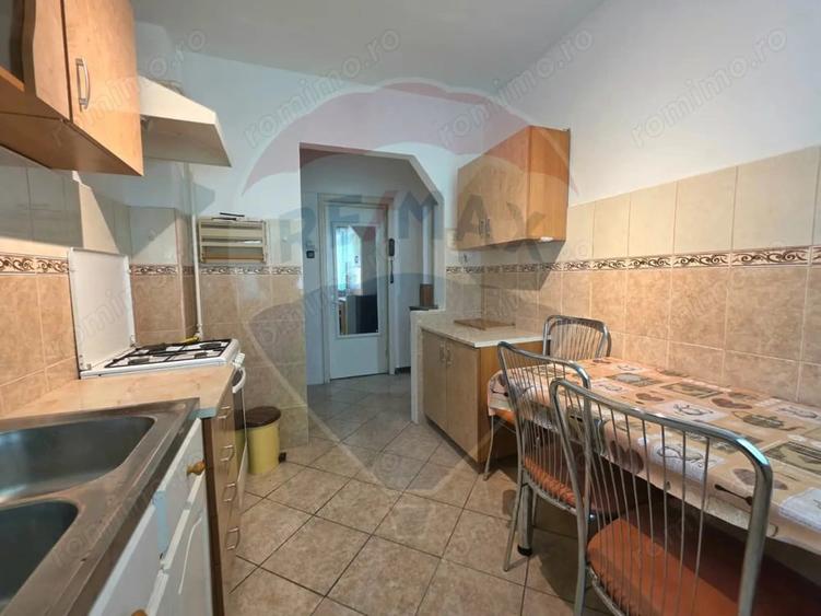 Apartament cu 2 camere semidecomandat în Cornișa