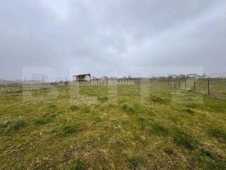 Teren intravilan, 731 mp, proiect de casa autorizat D+P+M, sat Goruni