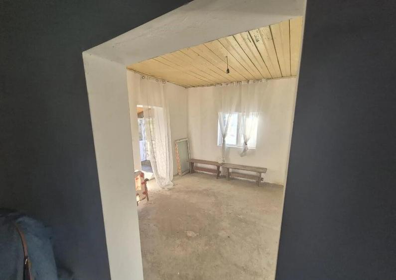 Casa si teren 3500mp in comuna Amaru/BZ ~ 4 camere ~ renovata in 2025 - 3