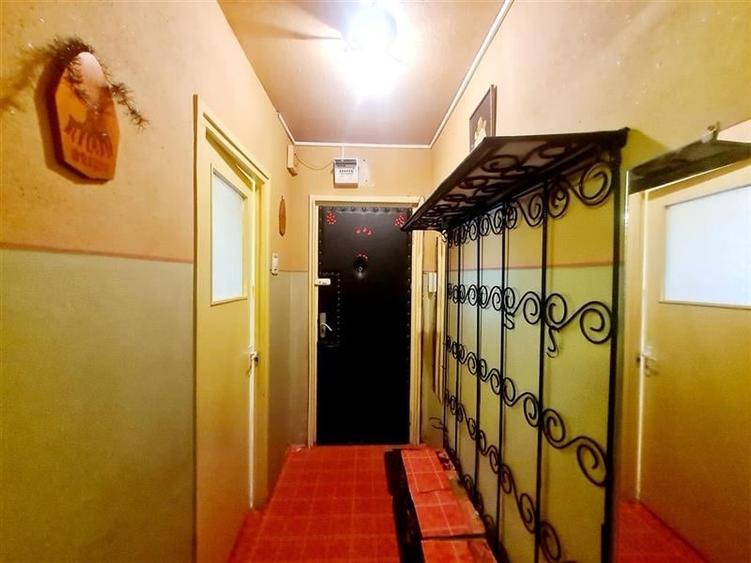 3D! In proximitatea Pietei Tractorul, 2 camere, etaj intermediar, infrastructura - 4