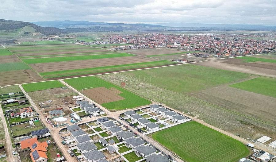 Teren intravilan - 9