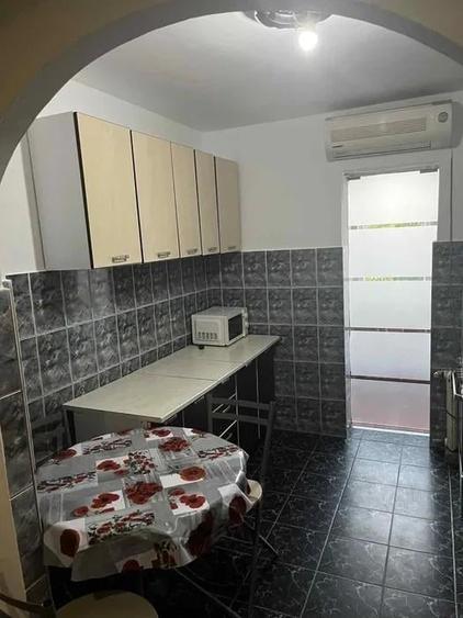 Apartament 2 camere decomandat etaj 4 zona Soarelui - 6