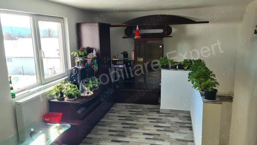 Casa cu spa?iu comercial de vanzare in comuna Ciofrangeni, sat Lacurile, jude? Arge?. - 19