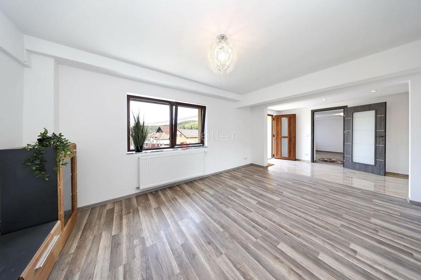 Casa renovata 2024 cu 2 apartamente - 6