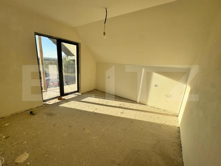 Casa P+M, exterior finisat, interior la gri, 500 mp teren, Simnicul de jos - 2