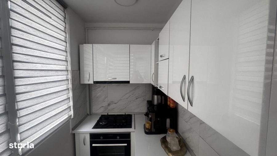 Vanzare apartament de 3 camere Militari - 1