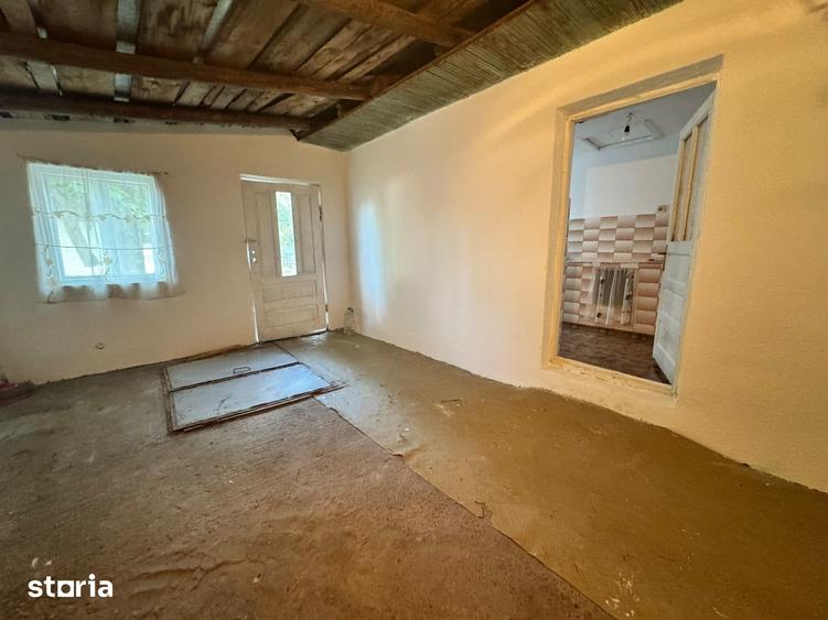 Casă cu 3 camere cu Teren 800 Mp în CFR