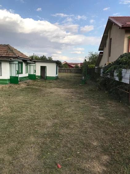 Teren 803 mp + casa batraneasca - 3