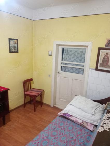 Roznov casa si teren 1000 mp. - 1