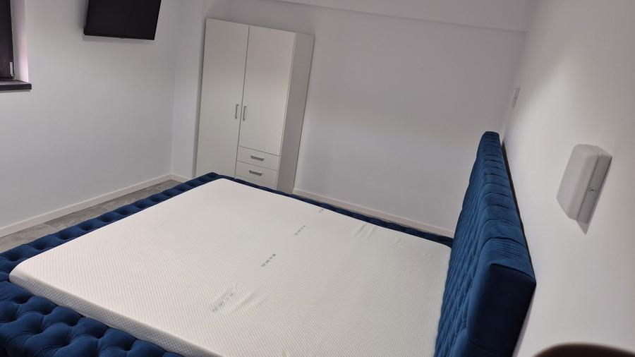 Vand apartament cu 3 camere bloc Nou - 2