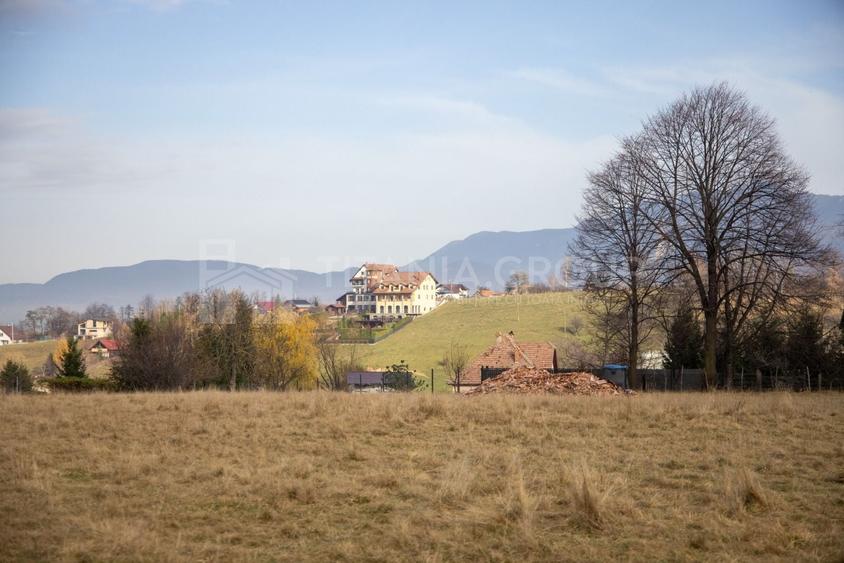 Teren intravilan parcelabil, priveliște spre munți, Sohodol, Bran - 11