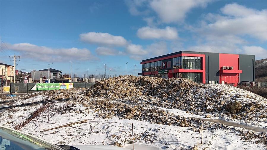 Visani str Principala Teren 4653mp intravilan zona de blocuri Supermarket - 1