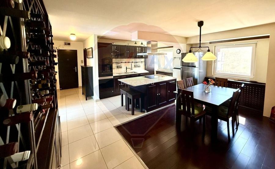 Apartament cu 3 camere de vanzare in zona Dambovita