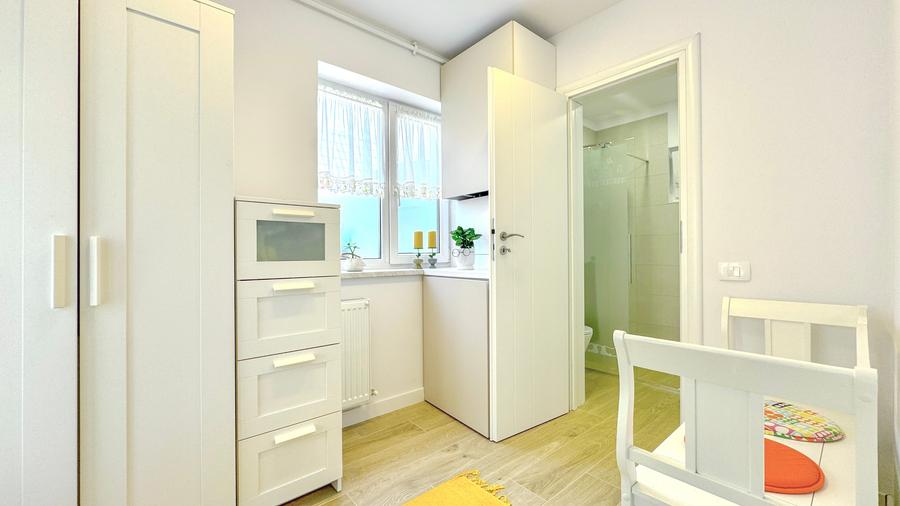 Casa renovata, semineu si terasa privata, Str.Nicopole - 9